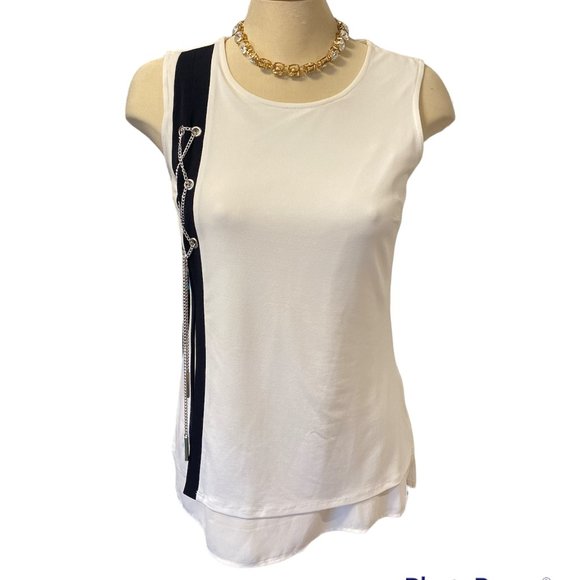 CLEO Sleeveless Top Size Medium Navy Blue Stripe with Chain on Right Front - Picture 4 of 9